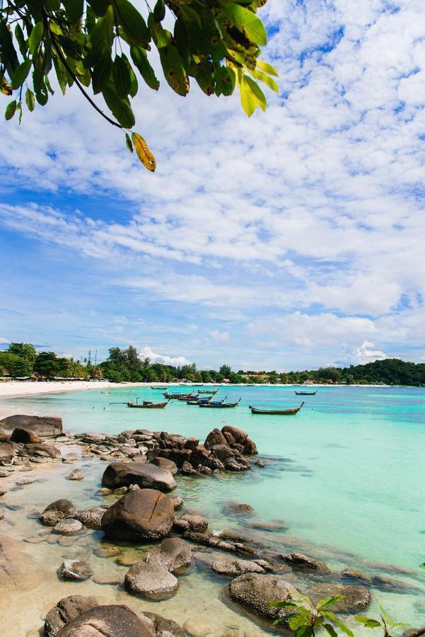 Daya Hill Seaview Hotel Koh Lipe Exterior photo